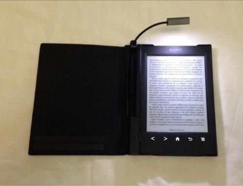 Sony prs t2 met orginele hoes met verlichting en lader