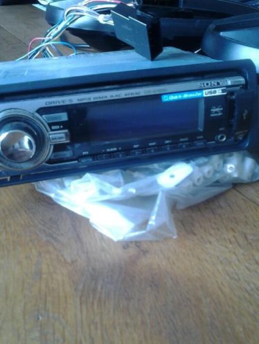 Sony radio usb cd speler met led verlichting en pioneer boxe