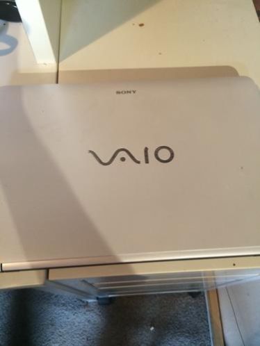 Sony vaio svf1521a2e