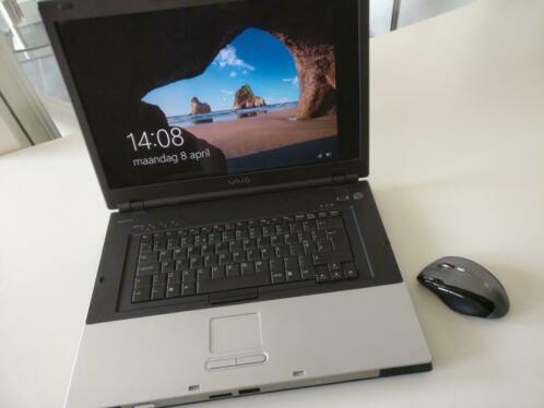 Sony Vario laptop 17 inch breedbeeld 1920x1200 Windows 10