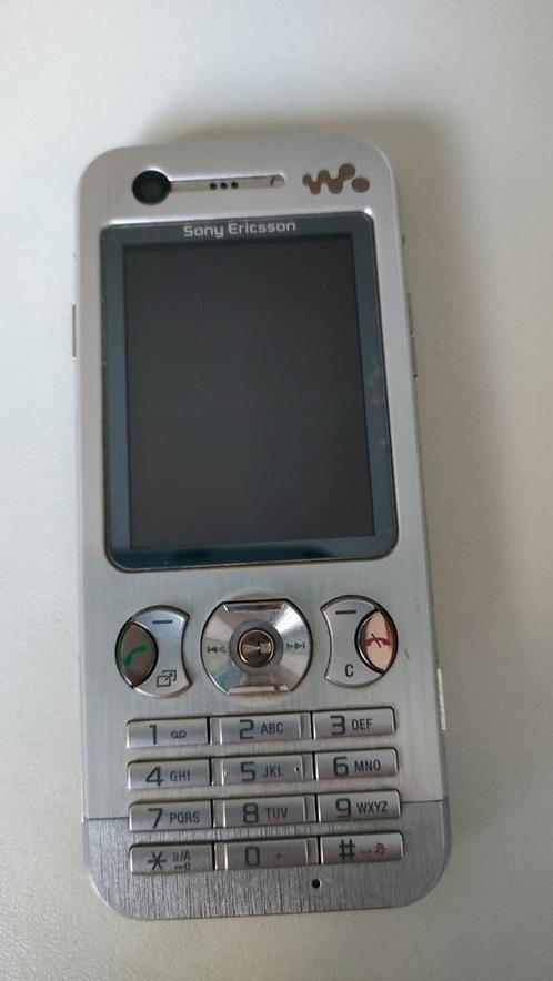 Sony W890i