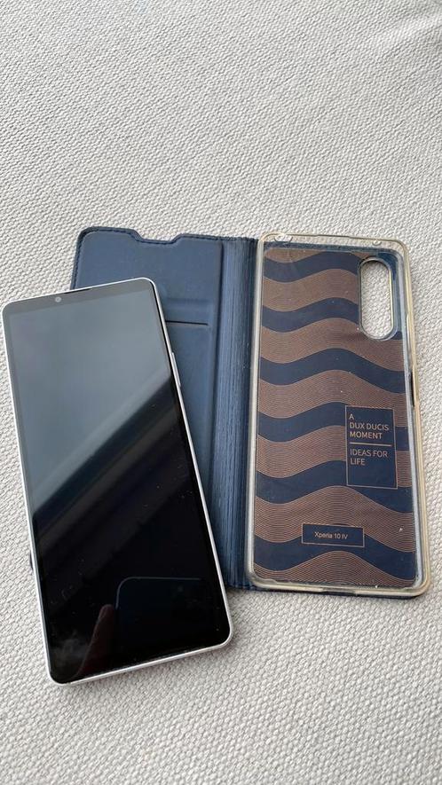 Sony Xperia 10 IV wit met flipcover