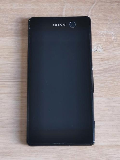 Sony Xperia M5 16GB werkt prima, mooi camera quality heeft