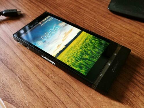 Sony Xperia PLT22i android telefoon