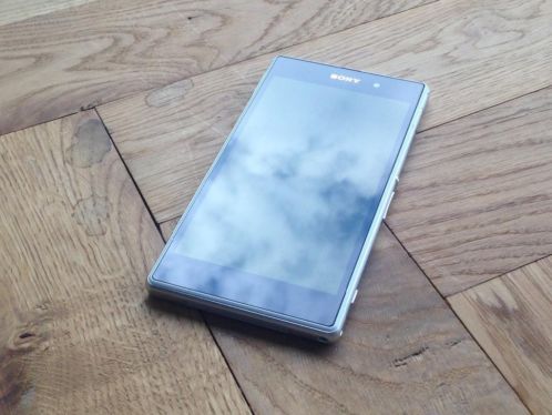 Sony Xperia Z1  Nieuwstaat  Garantie  4G  Lader 289,-