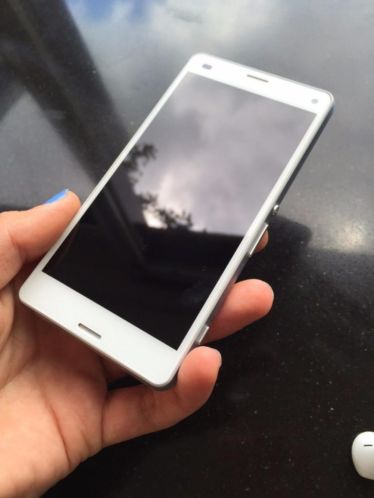 Sony Xperia Z3 Compact 