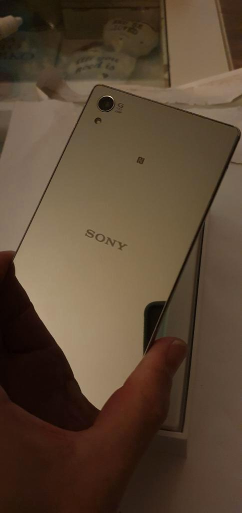 Sony Xperia Z5 Premium  kleur Chroom