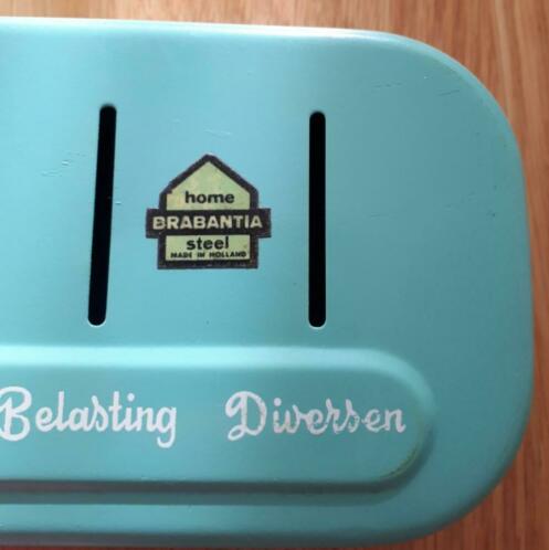 spaarblik brabantia met kolen erop