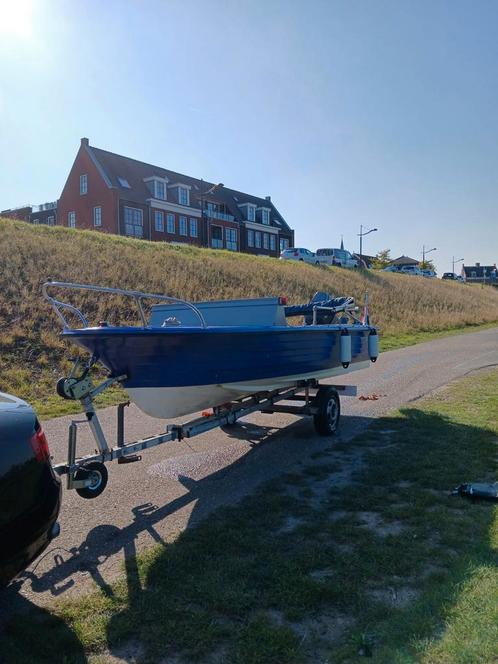 Speedboot 40PK inclusief trailer, motor, kussens en meer...