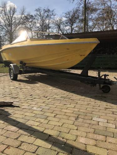 Speedboot 5,5 meter 1000kg geremde trailer opknapper project