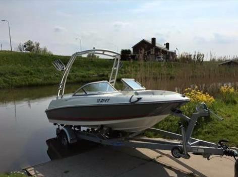 Speedboot Bayliner 175 GT3 (2014)  instappen en varen maar