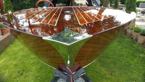 Speedboot hout gloednieuw (Ski Tow Runabout) 