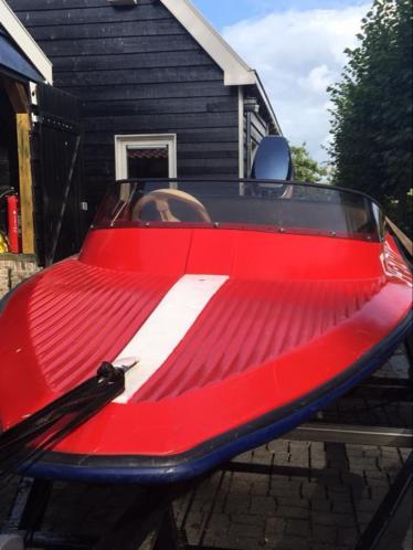Speedboot incl. Trailer en 15 pk buitenboordmotor