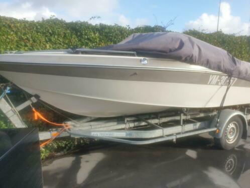 Speedboot larson  3.0 mercruiser lpg met kanteltrailer.