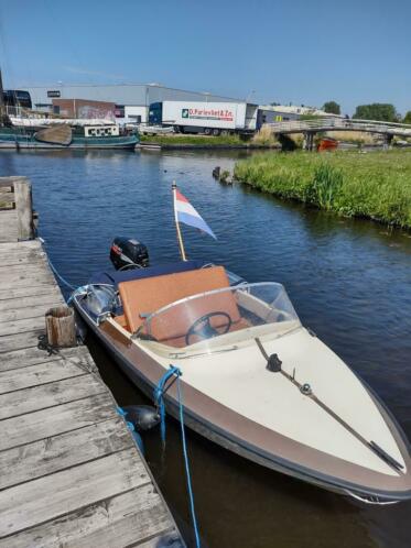 Speedboot met 15 pk suzuki met accessoires