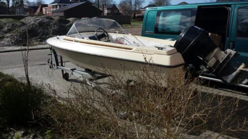 Speedboot met trailer en buitenboordmotor 55 pk