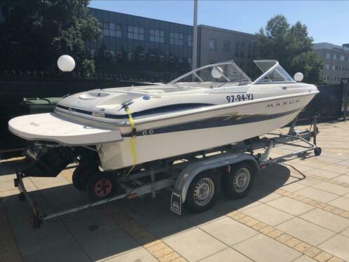 Speedboot met trailer Maxum 1800 SR III V6 binnenboord motor