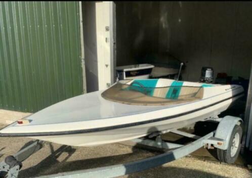 Speedboot  Picton 150 GTS  Mercury 2 takt 25 PK amp trailer