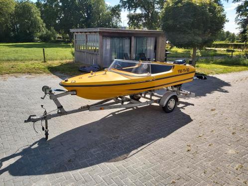 Speedboot Vega 406 met trailer en 15 pk Mercury motor