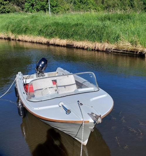 speedboottoerboot zonder motor