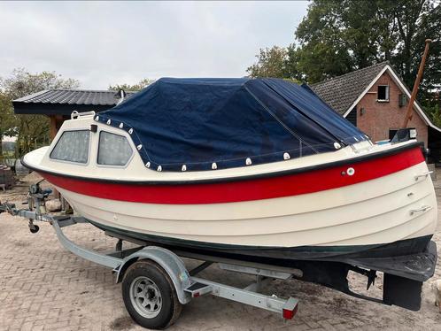 Spitsgatter Albin Snekka met Volvo Penta diesel motor.