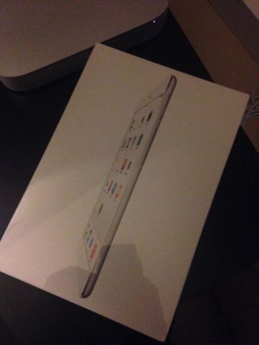 splinternieuwe ipad mini 2 met retina scherm wit