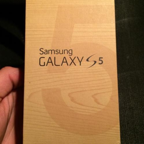 Splinternieuwe Samsung s5 geseald nieuw in doos