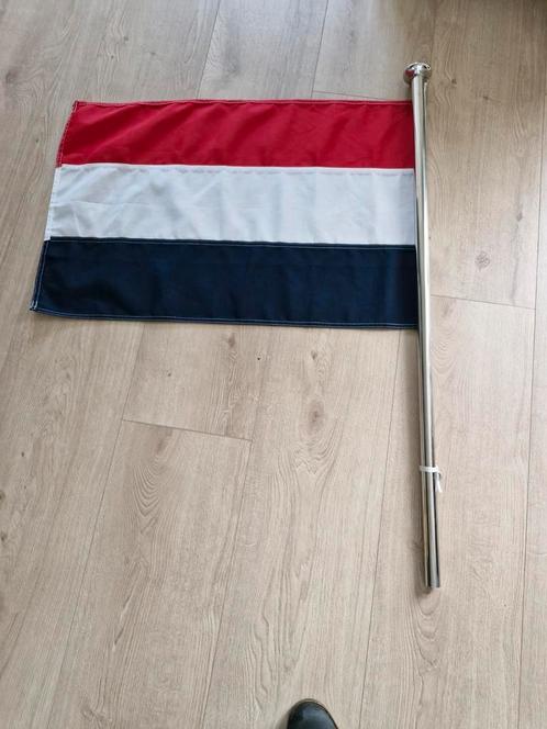 Splinternieuwe vlaggenstok met vlag