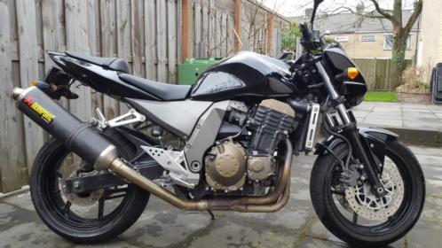 Sportieve Kawasaki Z750 - Zwart - Akrapovic uitlaat