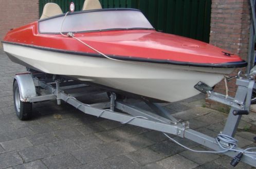sportieve marina speedboot met yamaha 25pk