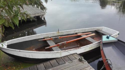 Staalen roeiboot 4 meter  peddels
