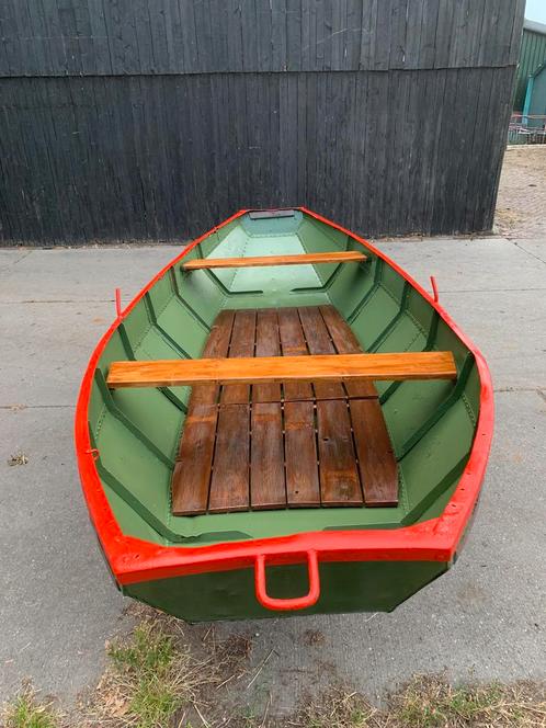 Stalen roeiboot 4  meter lang 1,50 breed