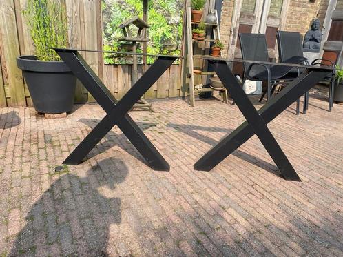 Stalen X poten tafel set