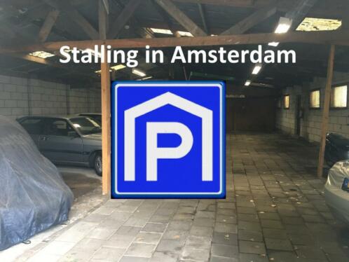 Stalling parkeerplaats auto oldtimer motor Amsterdam