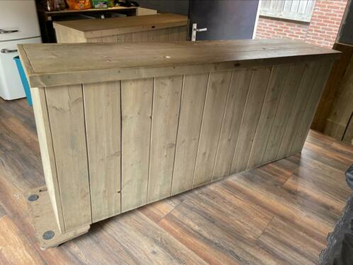 Steiger houten bar  meubel solide en robuust.