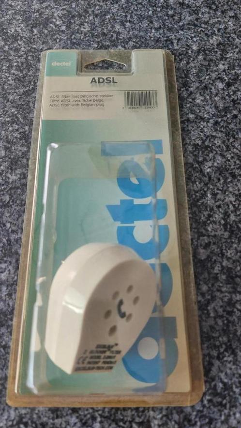 Stekker met ADSL filter nieuw nog in verpakking.