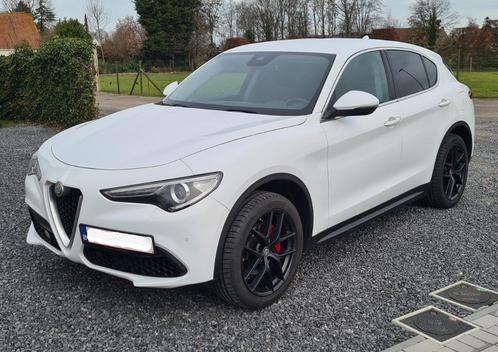 Stelvio 2.0T Q4 280PK 20x27 Velgen Full Options in nieuwstaat