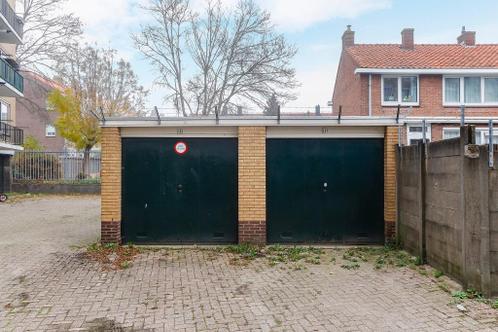 Stenen garagebox  opslagruimte te huur in Dordrecht.