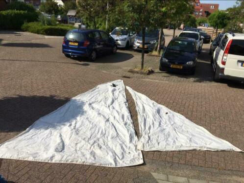 Stern grootzeil en fok