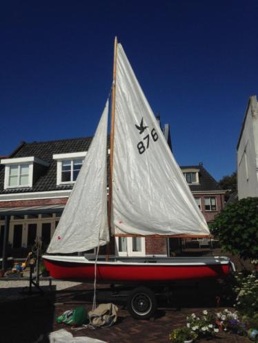 stern zeilboot met trailer