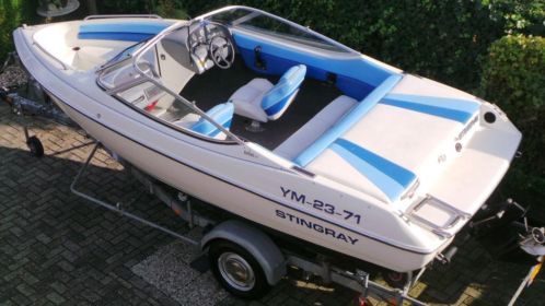 Stingray 556 ZPX Bowrider - 135 pk mercruiser - trailer