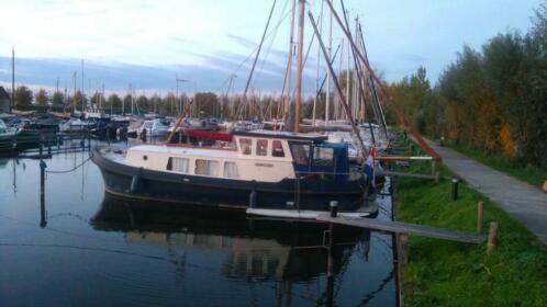 Stoer semi woonschip (Vries - Lentsch)