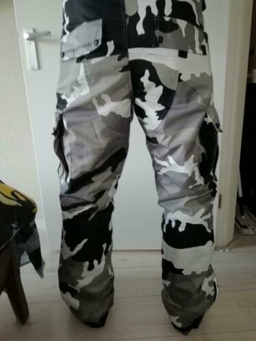 Stoere legerprint motorbroek