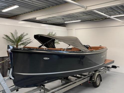 Stoere Maxima 650 Flying Lounge met Honda 60 pk