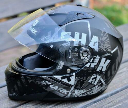 Stoere motorhelm, zwart, maat M (bijna nieuw nog)