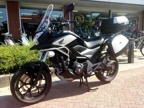 Stop Dit is 039m Honda NC750X 03915, 10000km, opties 6750.-