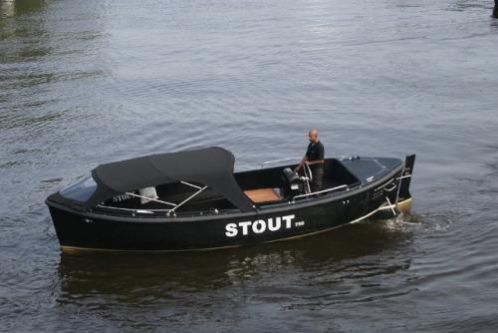 Stout 750 amp Kerst- en Oudejaarsshow