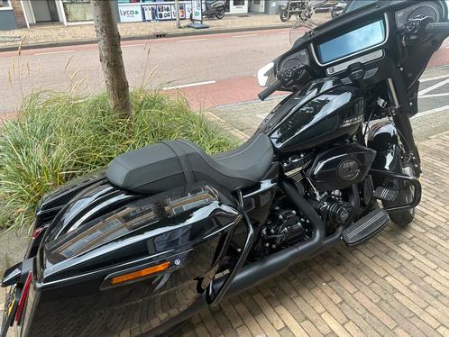 STREET GLIDE 2024 GLOEDNIEUW 4 jaar garantie BLACKED OUT