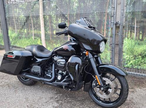 STREET GLIDE M8 107Ci 2017, watercooled BLACKED OUT, nieuw
