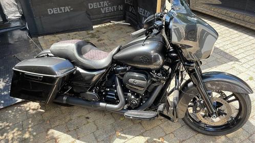 STREETGLIDE FLHX BLACKED-OUTSPECIAL